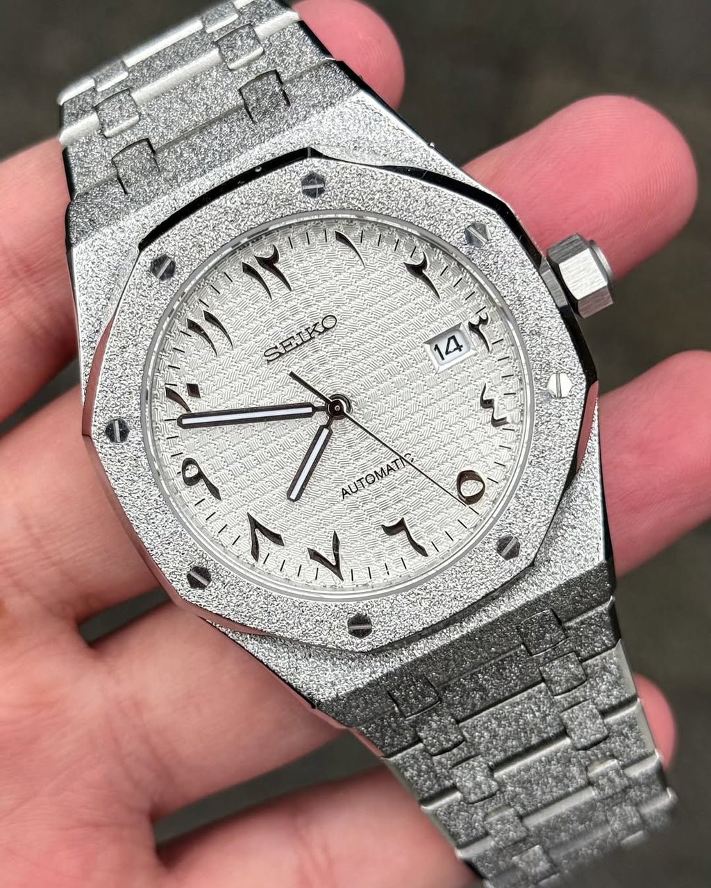 OAK MOD - FROSTED WHITE ARABIC